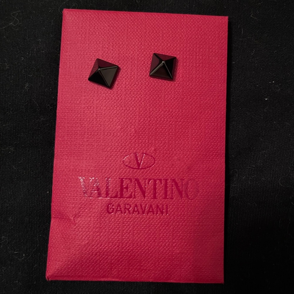 Valentino Garavani rockstud replacement, black.